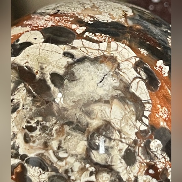 Money Agate Sphere 52mm - Picture 7 of 8